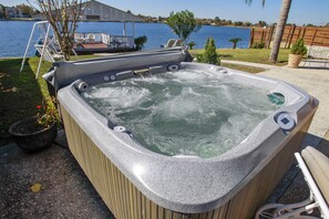 Hot Tub, Jacuzzi, Tub, Walkway, Path