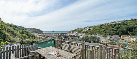 The Boy's Cottage, Portreath. Sun deck with sea views