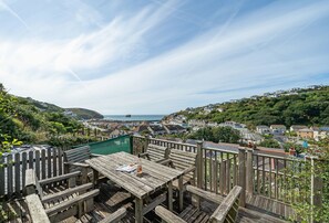 The Boy's Cottage, Portreath. Sun deck with sea views