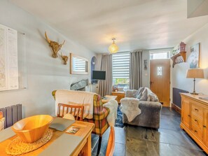 Open plan living space | Slate Cottage, Windermere