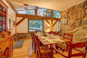 Great Rm Dining Rm1