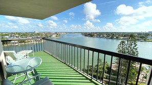 Balcony East View

chris@ferri-design.com