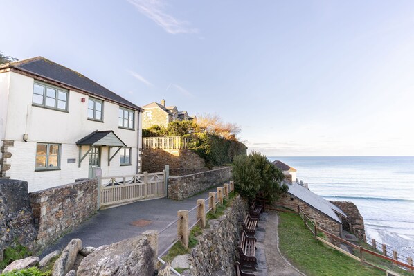 Welcome to Above the Beach, St Agnes!