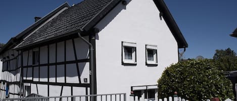 Rosige Zeiten, Ferien im Fachwerkhaus