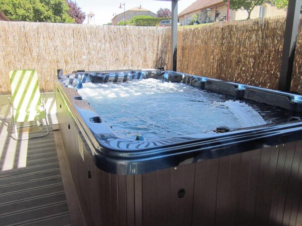 Jacuzzi