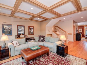 Spanish Peaks Condo 22 Living, 3