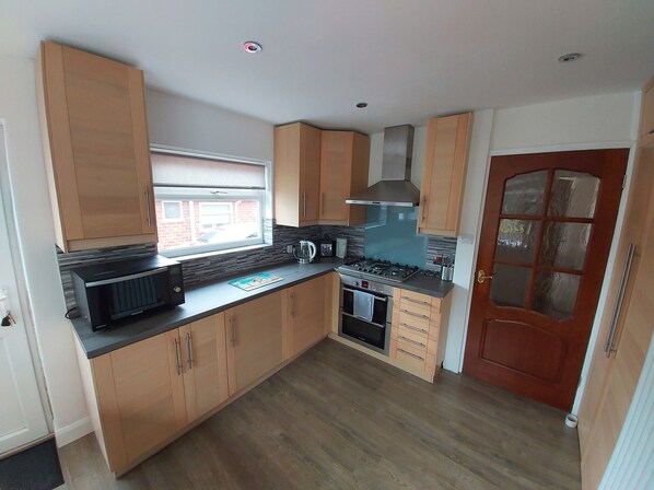 Kitchen 1