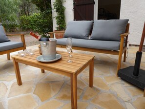 -img.tag.terrace-
