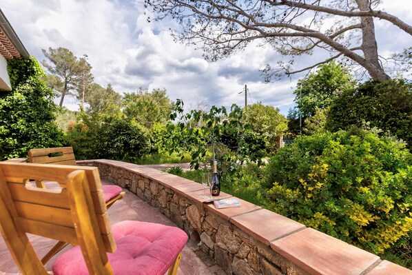 -img.tag.terrace-
