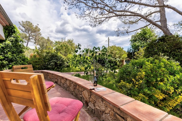 -img.tag.terrace-