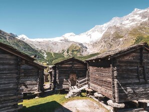 Ciel, Propriété, Bâtiment, Montagne, Neige, Montagnes, Fenêtre, Maison, Bois, Paysage