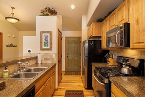 SWP 45 Reunion Court kitchen