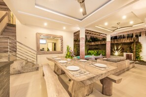 Agung 1, 4 Bedrooms, Seminyak