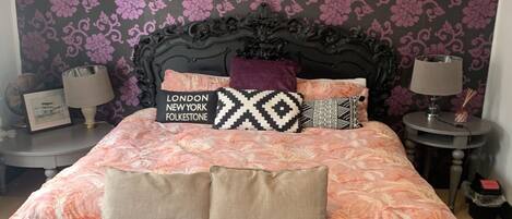 Main bedroom with superking bed, tempur mattress, feather and tempur pillows 