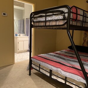 Roommate Room