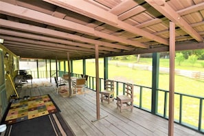 Large Screened in Deck