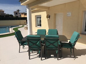 Poolside dining area 