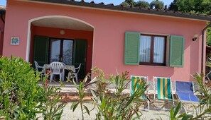 Villa Giuliana,, garden.