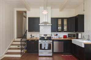 The Bennett kitchen offers all the modern appliances.