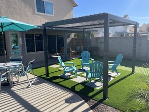 *NEW* Pergola & mini putting green by the pool.