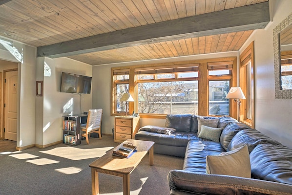 Snowmass Village Vacation Rental | Studio | 1BA | 550 Sq Ft | Stairs Required