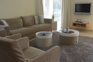 Wohnzimmer mit Tv Und Musikanlage