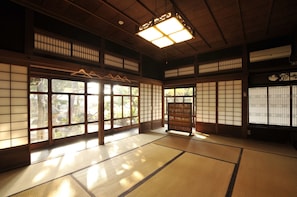 Bedroom (Zashiki) 1