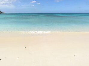 Brighton Beach is a short 10 min walk. How many shades of blue can you see?