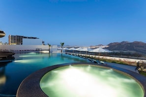 Jacuzzi in Copala clubhouse