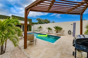 grill on the pool deck