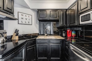 "I couldn’t have asked for a better Airbnb experience. My friend and I wanted somewhere we could walk directly to the Honky Tonks on Broadway and this was the PERFECT location."- January 2023