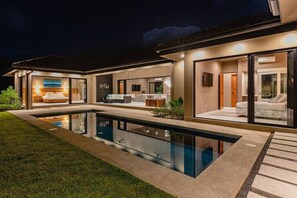 Poolside view to main house 