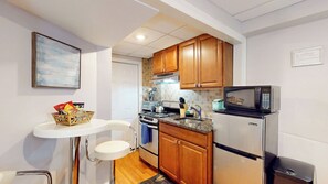Kitchenette and dining area