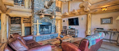 Angel Fire Vacation Rental | 4BR | 3BA | Stairs Required | 3,400 Sq Ft