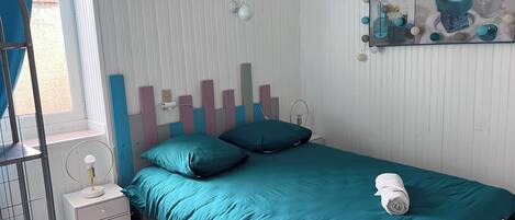 Chambre avec lit de 140cm
