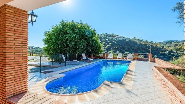 Villa el Terral Riogordo by Ruralidays