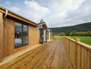 Stunning holiday home | Karelia Lodge, Keltyneyburn, near Aberfeldy