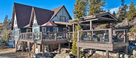 Grand Lake Vacation Rental | 4BR | 2.5BA | 2,766 Sq Ft | Stairs Required