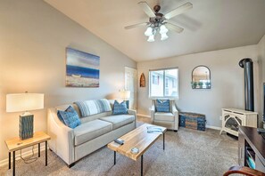 Living Room | Free WiFi