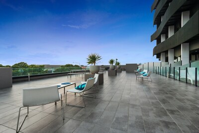 Top Floor, Breathtaking Views & Impeccable Quality !