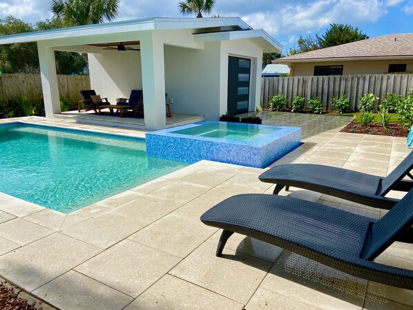 brand new saltwater swimming pool, hot tub and cabana