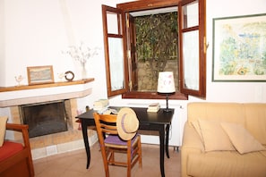 The working area with the fireplace.