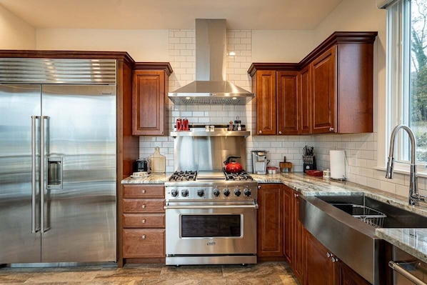 Fully Stocked Kitchen