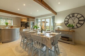 Field Corner, Docking: Dining area with access to garden