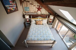 Cog Cottage, Great Walsingham: Coastal themed bedroom two