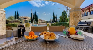 BF02 - luxury holiday apartment, Aphrodite Hills Resort, Cyprus18.jpg