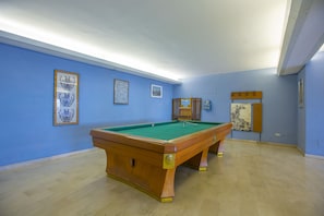 Shared billiard room