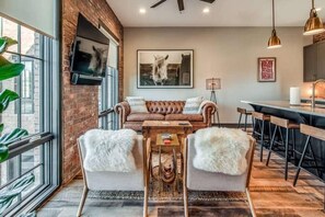 High End Home Close to DT/W Rooftop Views inWeHo