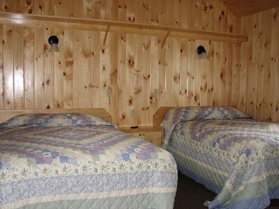 Quaint 1 bedroom/1 bath cottage