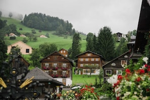 Blick auf eine Häusersiedlung in Schwarzenberg